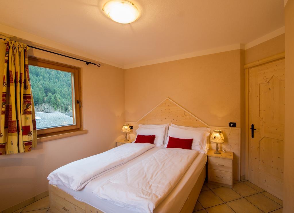 Chalet La Rugiada Bormio Room photo